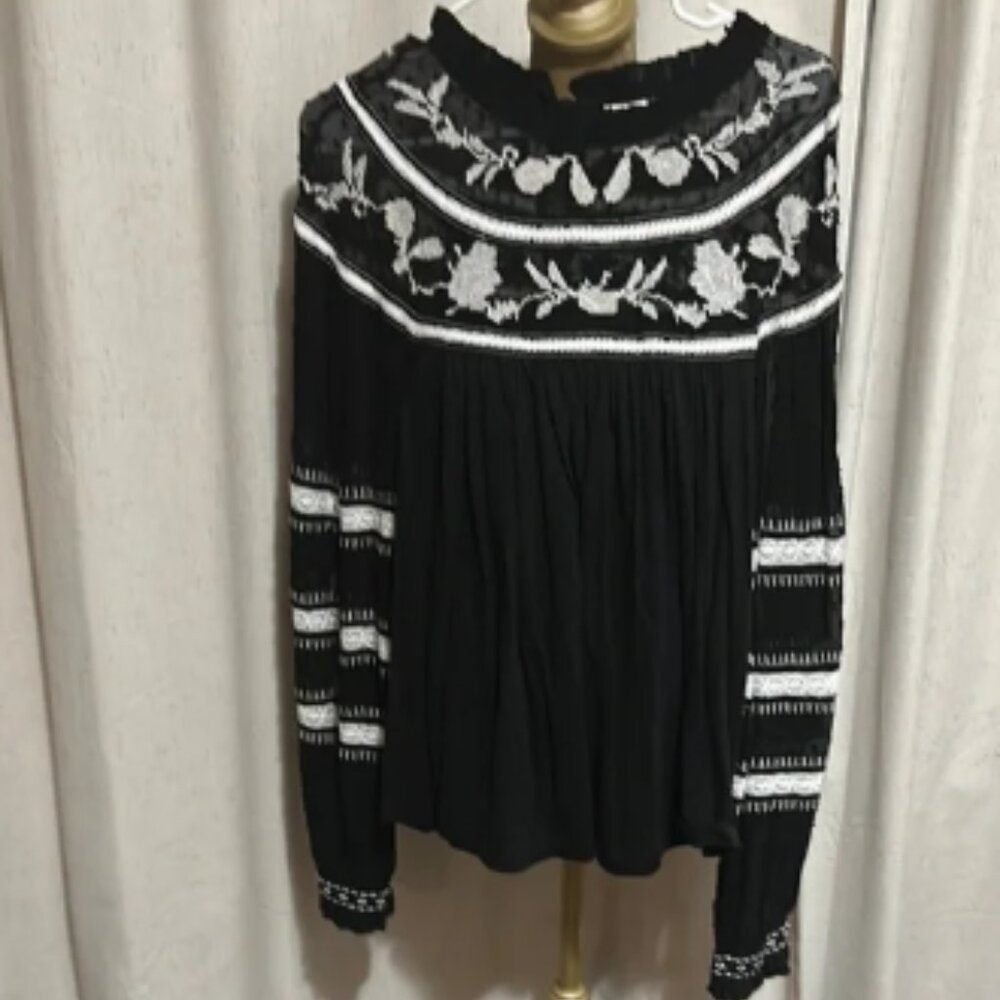 Maeve Black and White Floral Embroidered Blouse